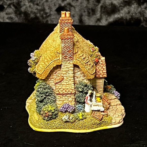 Lilliput Lane | Fresh Today | Collectors' Club - Picture 11 of 13